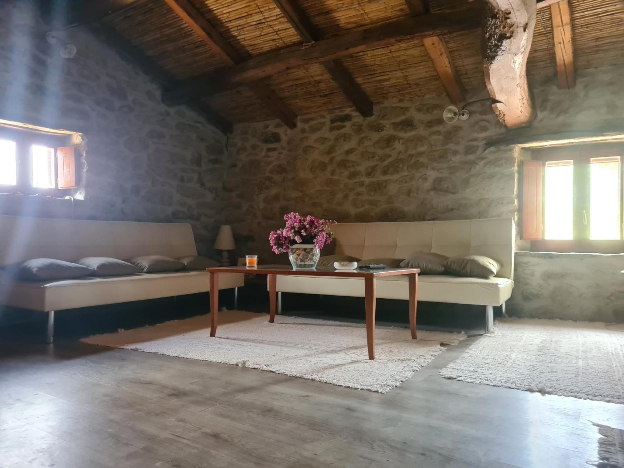 Casa Di Pietra Usellus Exterior foto
